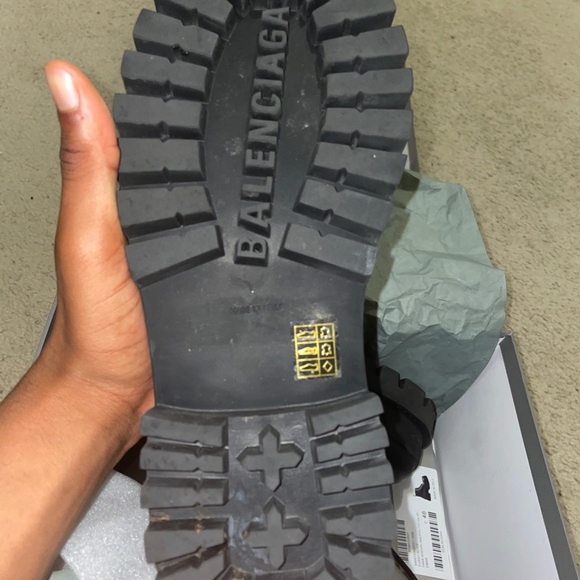 BALENCIAGA Strike Boots - Picture 4 of 10